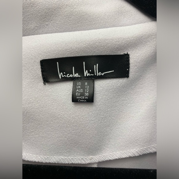 VIVIENNE CREPE SLEEVELESS COAT DRESS - Picture 3 of 3